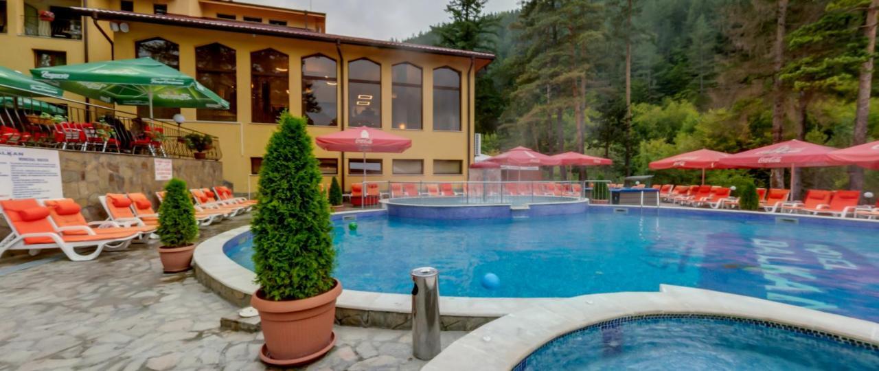 Balkan Hotel Chiflik Exterior photo